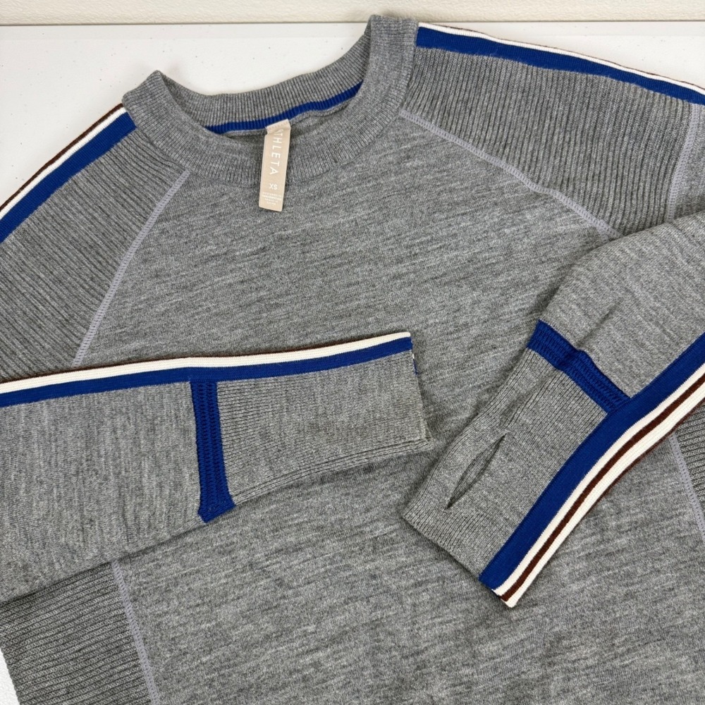 Athleta Womens XS Crewneck Sweater Gray Merino Wool Stripe Athleisure Sporty